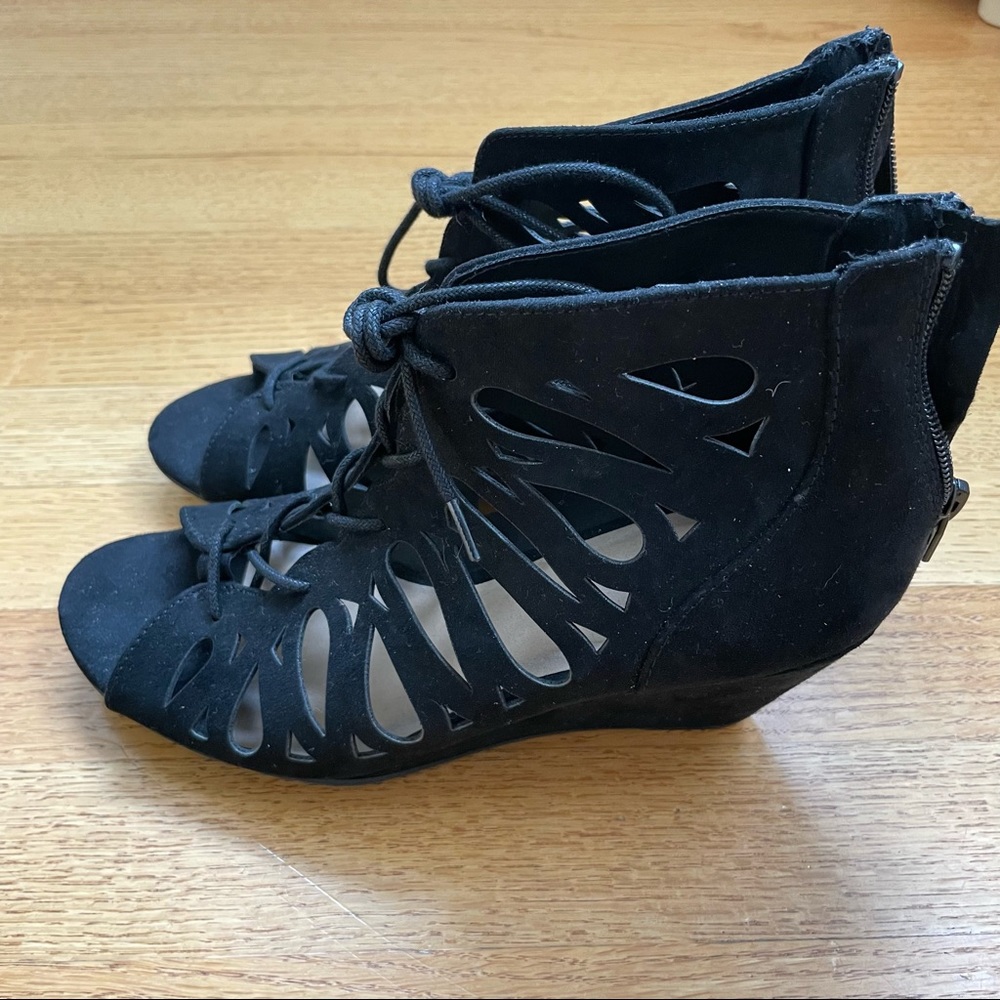 Material Girl Wedges in Black 7.5